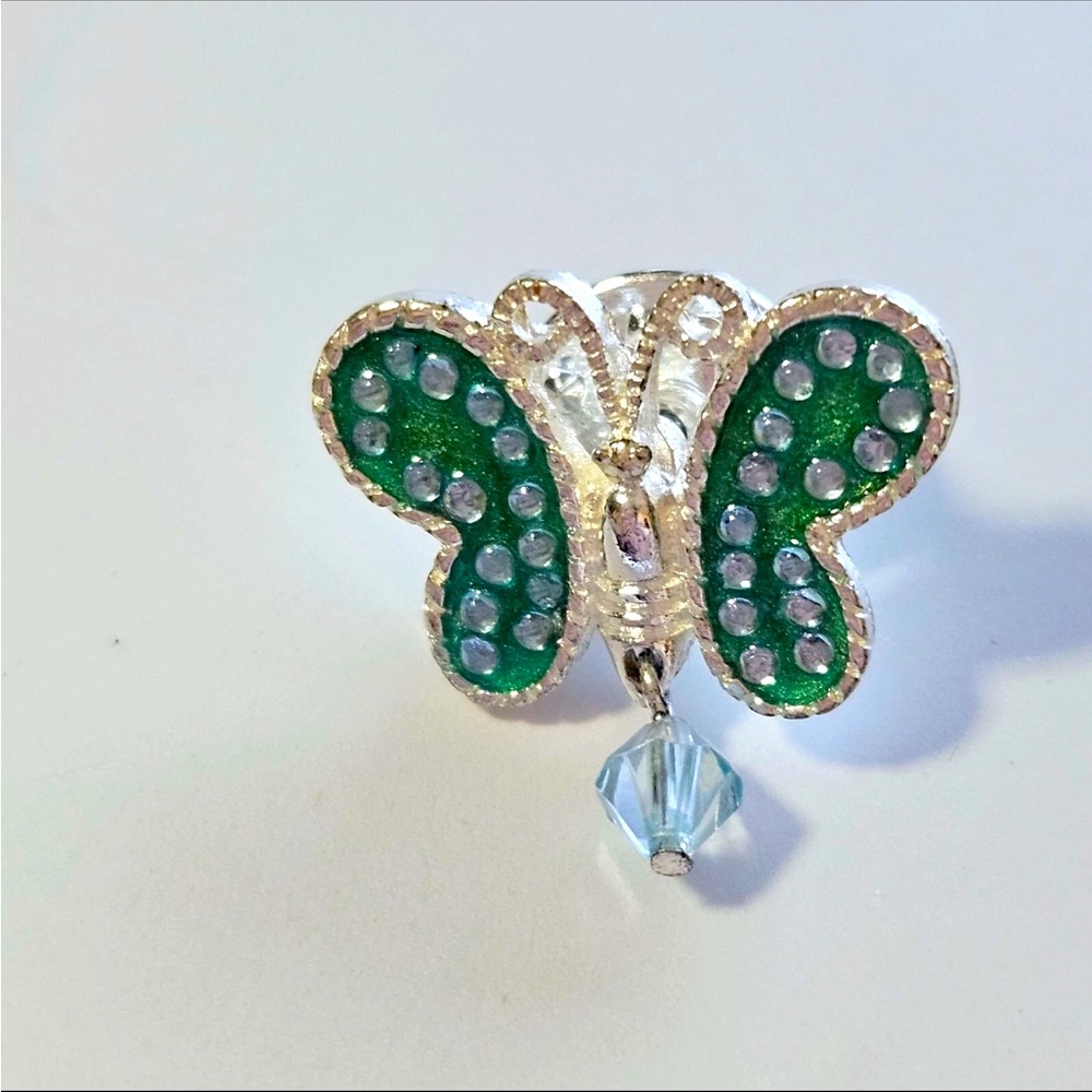 Vintage Avon 2004 Silvertone & teal blue dangle bead Butterfly lapel pin